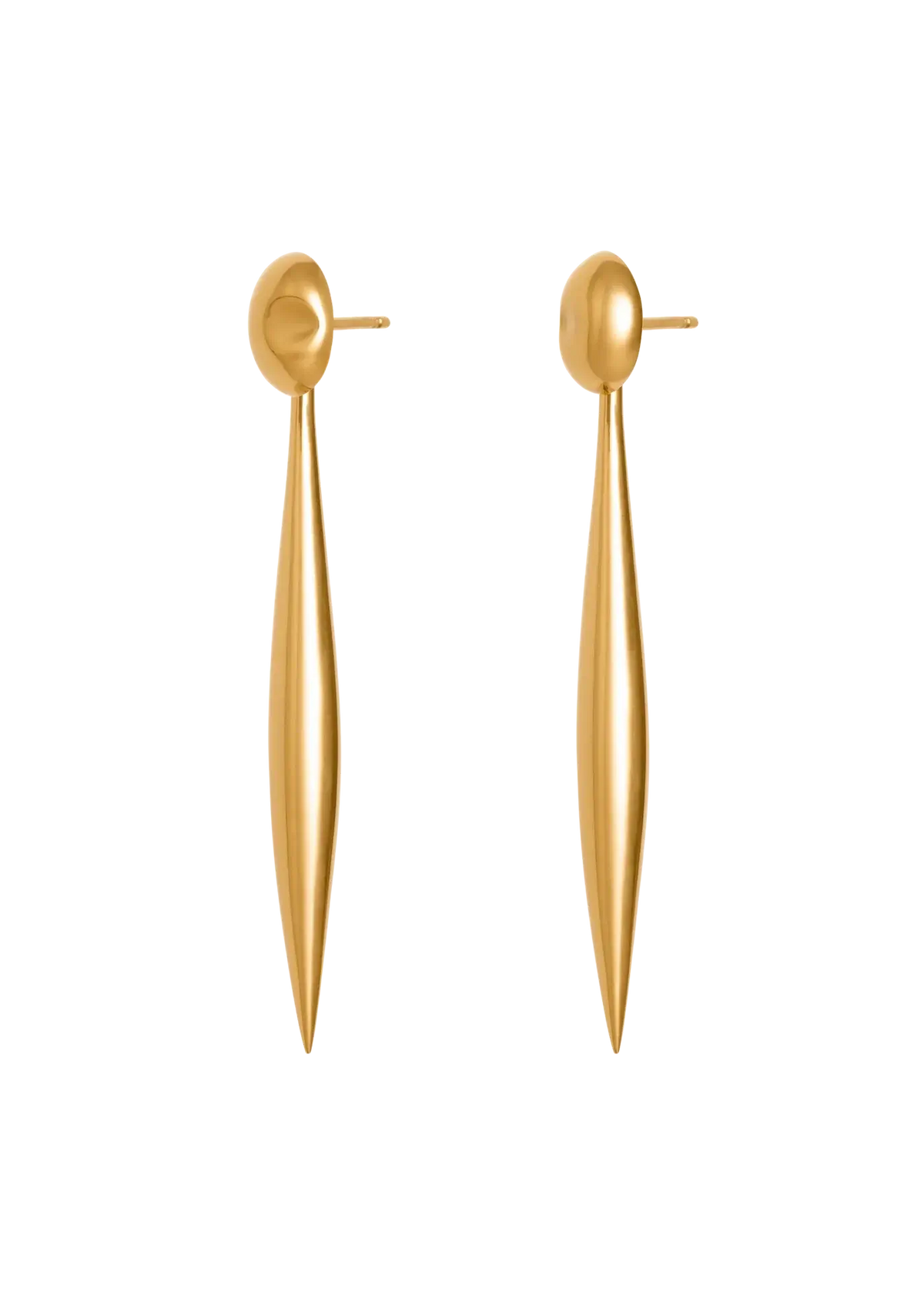 Goldene Ohrringe mit langem, dünnem, speerähnlichem Design auf weißem Hintergrund