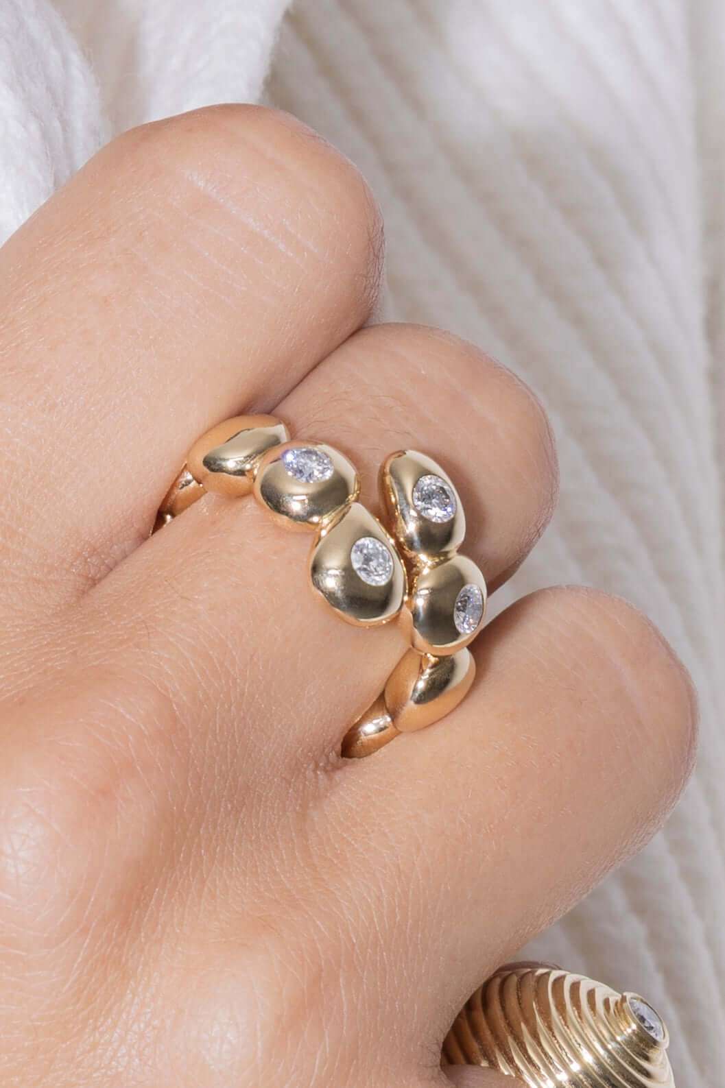 unperfekter Kugelring 18k Diamant Ringe