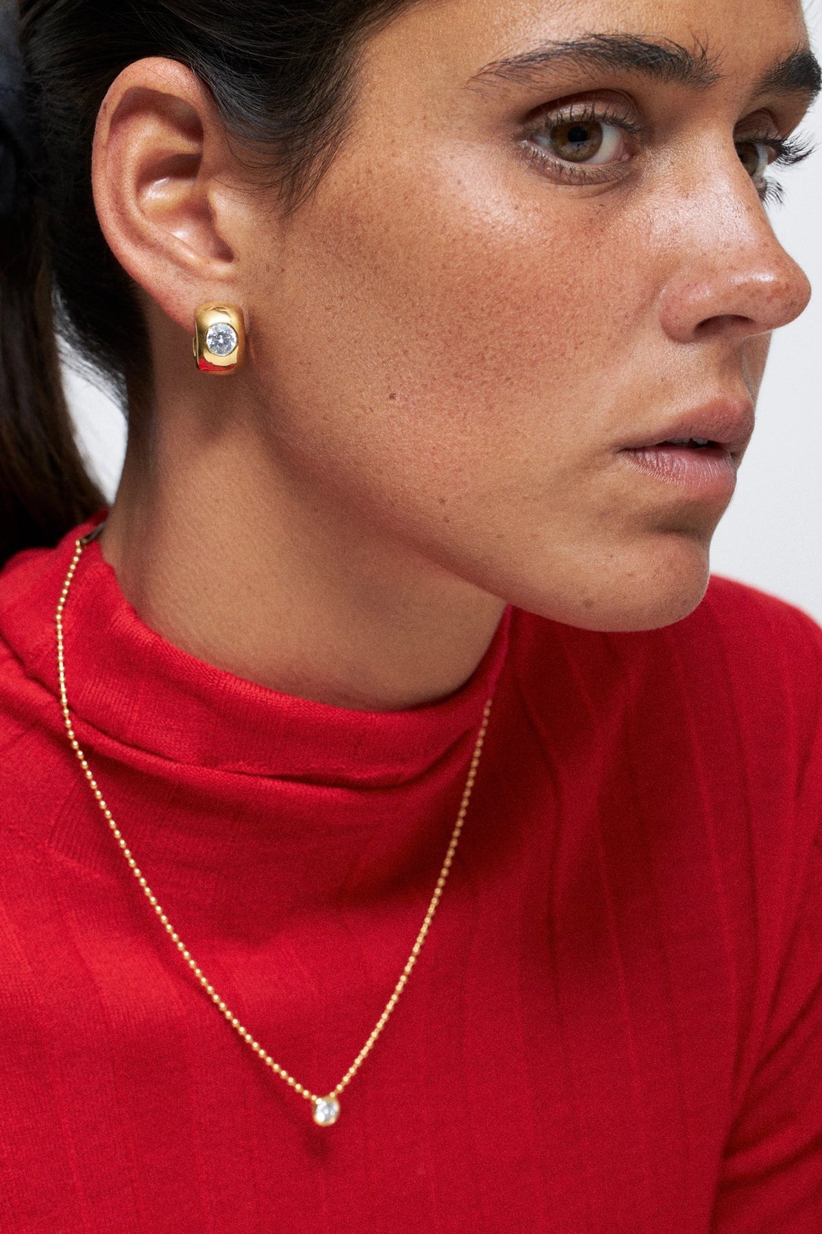 woman premium products over 150 euros gifts for xmas with earrings