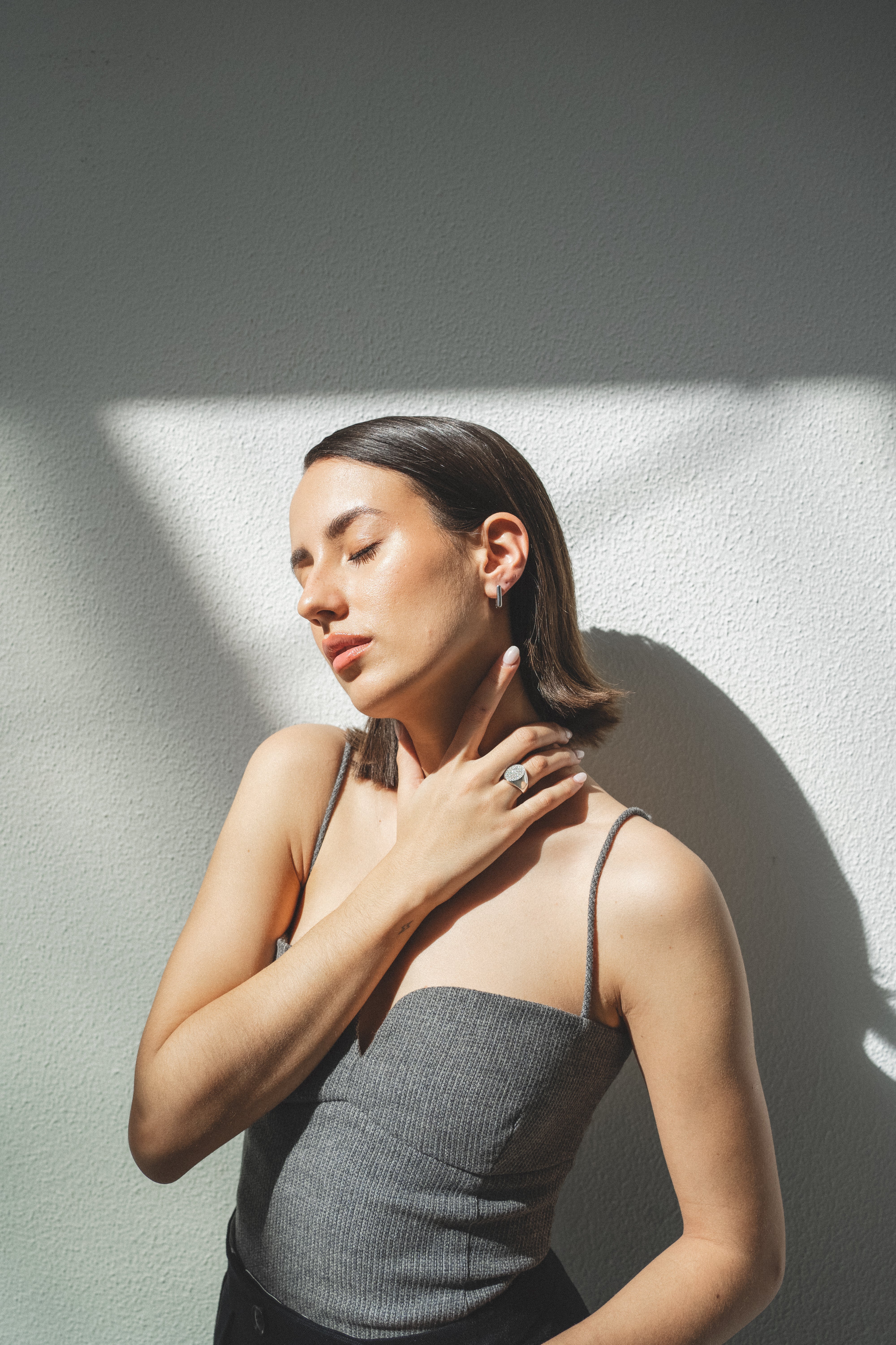 manu ring white rings