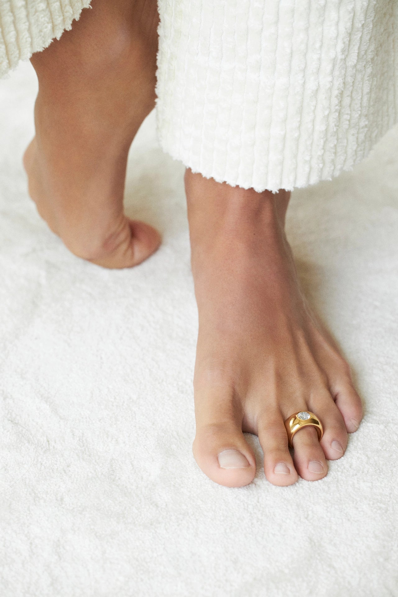 Violet halo toe ring gold 3 2026 june